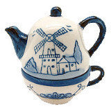 Ceramic Salt and Pepper Shakers: Tea Cup/Pot - ScandinavianGiftOutlet