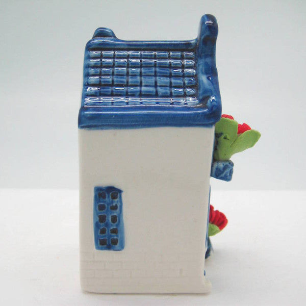 Ceramic Miniature House with Tulips - ScandinavianGiftOutlet