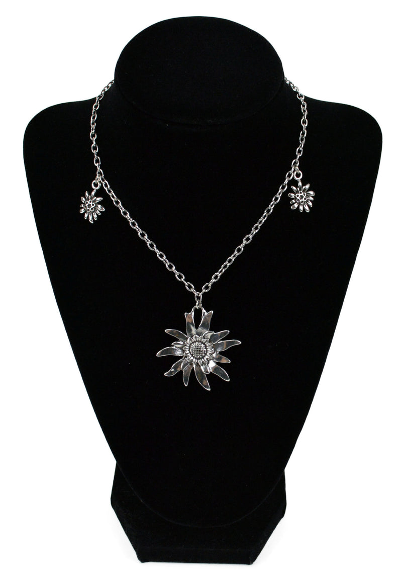 German Edelweiss Necklace - ScandinavianGiftOutlet