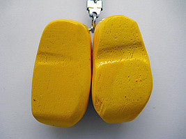Dutch Clogs Keychain Yellow - ScandinavianGiftOutlet