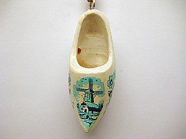 Danish Clog Keychain Delft - ScandinavianGiftOutlet