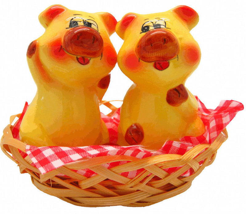 Animal Salt and Pepper Shakers Pigs Basket - ScandinavianGiftOutlet