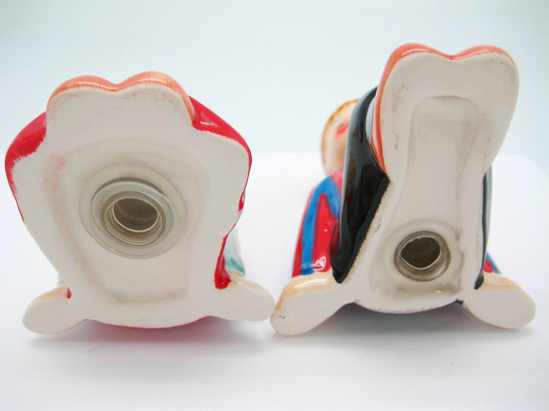 Cute Salt and Pepper Shakers Scandinavian Sitting Couple - ScandinavianGiftOutlet