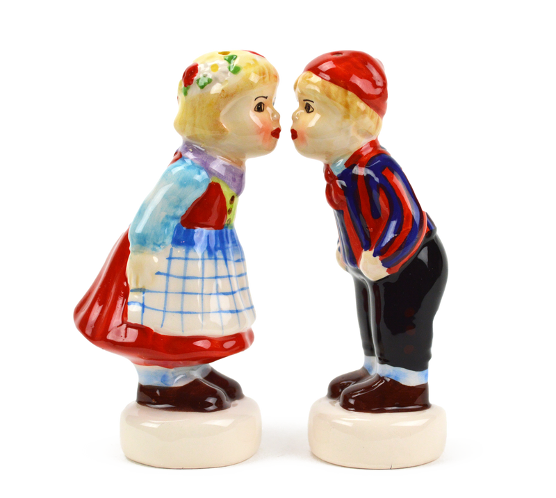 Cute Salt and Pepper Shakers Scandinavian Standing Couple - ScandinavianGiftOutlet